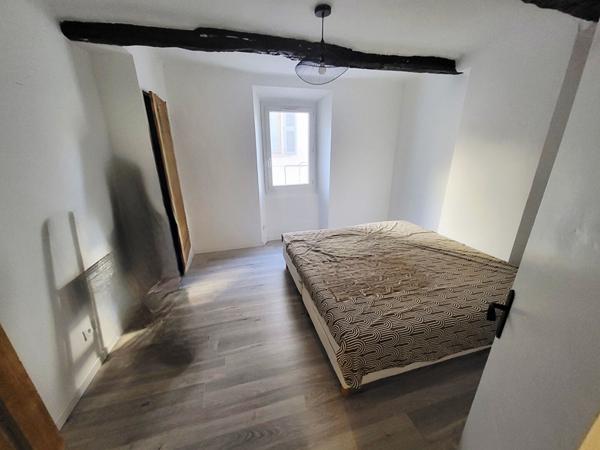 A VENDRE 83170 TOURVES MAISON DE VILLAGE T3/4 DE 130 M2 CAVE