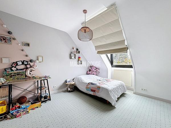 Propriété contemporaine avec piscine - vue sur la baie