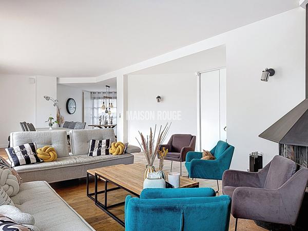 Propriété contemporaine avec piscine - vue sur la baie