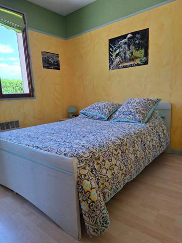 Maison individuelle 3 chambres, parfait état, entièrement plain pied, Sous sol + Garage camping car, Proche ALENCON