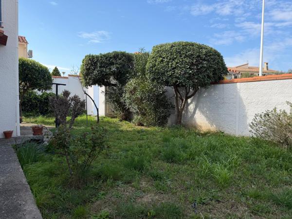Maison 3 faces avec jardin et cabanon