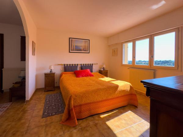 Villa au calme absolu-piscine-2 doubles garages