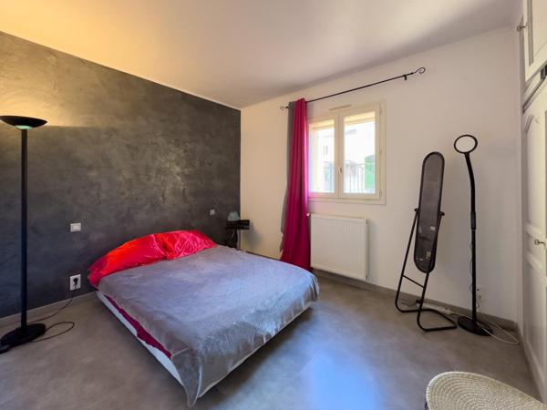 Villa au calme absolu-piscine-2 doubles garages