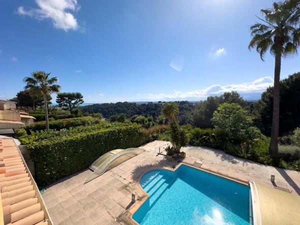 Villa au calme absolu-piscine-2 doubles garages