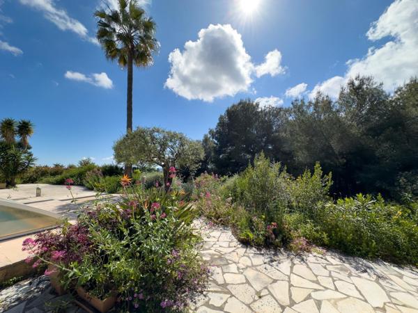 Villa au calme absolu-piscine-2 doubles garages