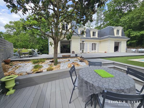 VILLA DE TYPE MANSARD