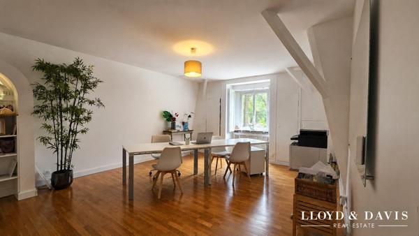 VILLA DE TYPE MANSARD