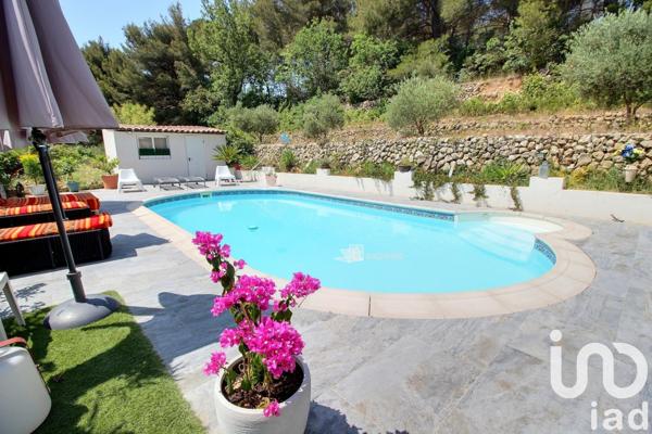 Maison à vendre 9 pièces 205 m² Roquevaire