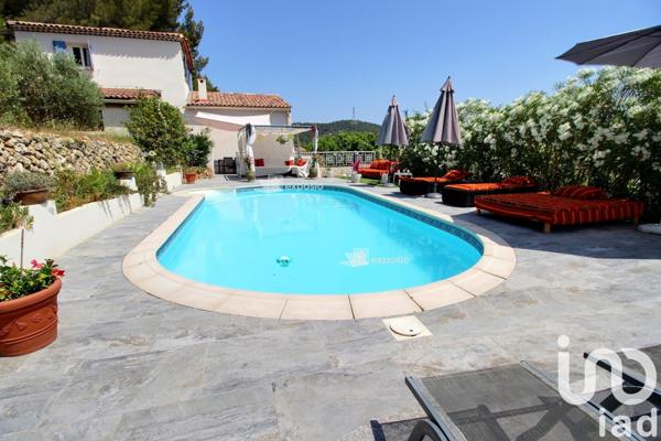 Maison à vendre 9 pièces 205 m² Roquevaire