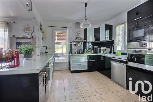 Maison à vendre 9 pièces 205 m² Roquevaire