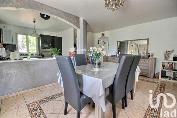 Maison à vendre 9 pièces 205 m² Roquevaire