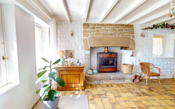 Maison à vendre    6 pièces •  Plouray