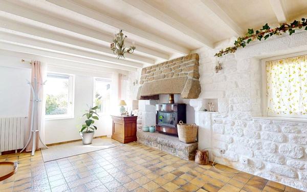 Maison à vendre    6 pièces •  Plouray