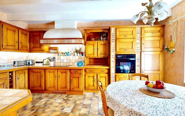 Maison à vendre    6 pièces •  Plouray