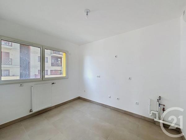Appartement F4 à vendre  4 pièces - 89,69 m 2   IVRY SUR SEINE  - 94