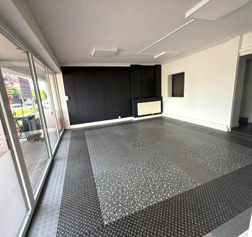 Location / Local Commercial