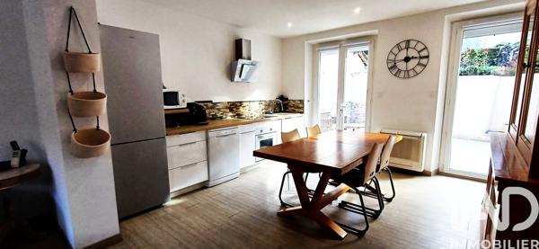 Maison à vendre 4 pièces 77 m² Mayres