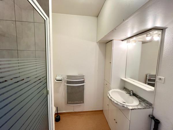 Immeuble
                                                                                                                                                
                                                                                                                                                
                                                                                                                                                
                                                    
                                                                                                                                                                                                                                                                                                                        500  m²                                                                                                                                                                                                         1 etage(s)
