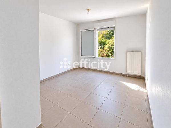 Appartement
         2 pièces
        - 43 m² Exclusivité 175 000 €*