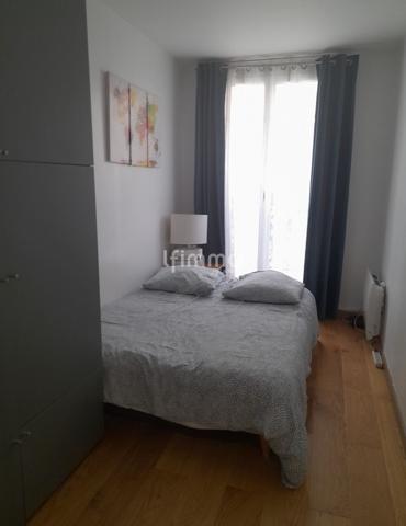 Paris 75015 métro commerce 3 pièces traversant avec balcon 37m2