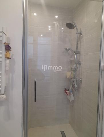 Paris 75015 métro commerce 3 pièces traversant avec balcon 37m2