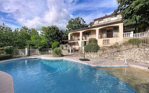 Maison à vendre    4 pièces • 146,52 m2 Roquefort-les-Pins