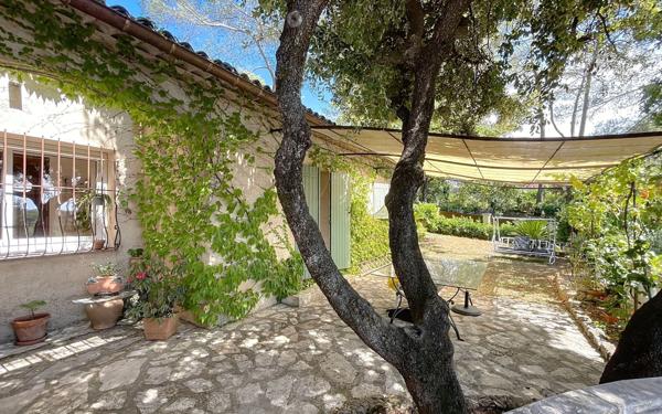 Maison à vendre    4 pièces • 146,52 m2 Roquefort-les-Pins