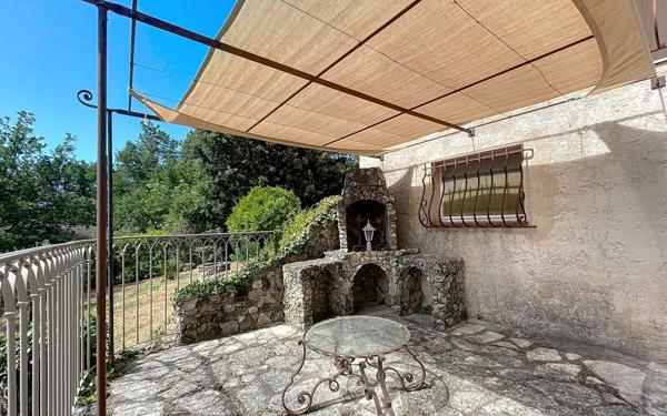 Maison à vendre    4 pièces • 146,52 m2 Roquefort-les-Pins