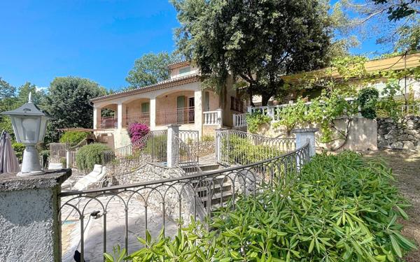 Maison à vendre    4 pièces • 146,52 m2 Roquefort-les-Pins
