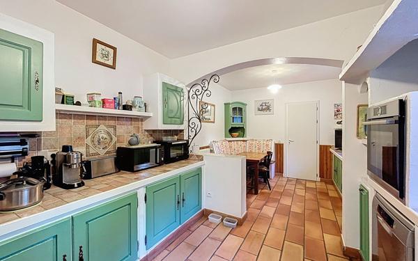 Maison à vendre    4 pièces • 146,52 m2 Roquefort-les-Pins