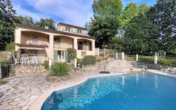 Maison à vendre    4 pièces • 146,52 m2 Roquefort-les-Pins