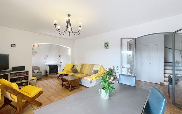 Maison à vendre    4 pièces • 146,52 m2 Roquefort-les-Pins