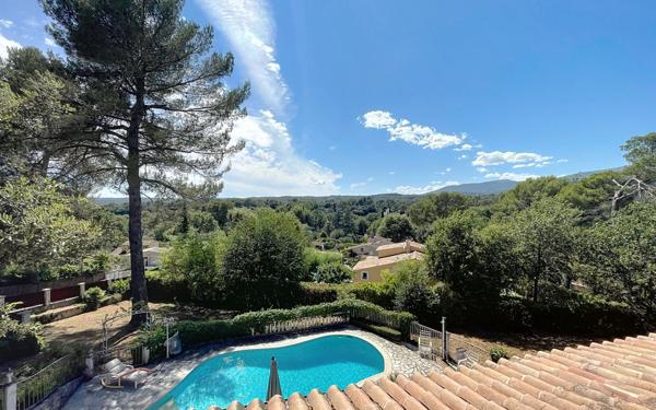 Maison à vendre    4 pièces • 146,52 m2 Roquefort-les-Pins