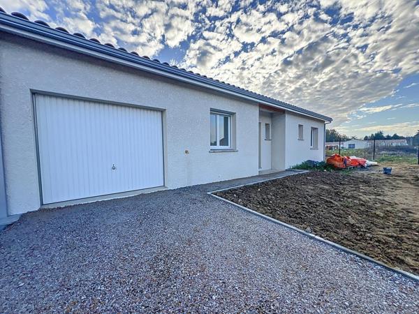 Maison récente T4 de 95m² à Briatexte