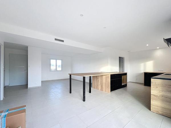 Maison récente T4 de 95m² à Briatexte
