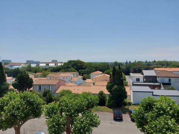 T2 lumineux avec vue dégagée quartier Port Neuf