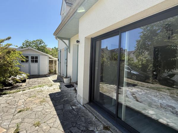Maison familiale de 110 m² – Calme et à proximité des commodités.