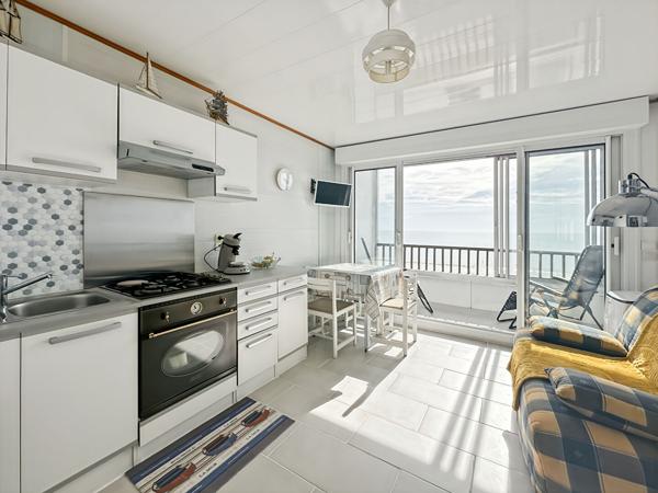 Appartement rénové face à l'océan