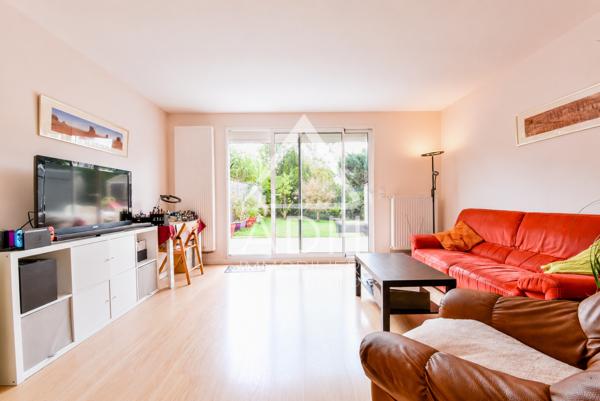 EXCLUSIVITE A VENDRE AU MESNIL SAINT DENIS Maison 5 pièces / 3 chambres - 104m2