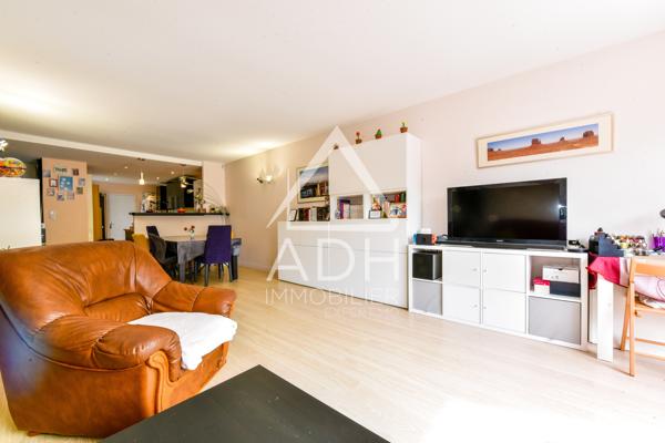 EXCLUSIVITE A VENDRE AU MESNIL SAINT DENIS Maison 5 pièces / 3 chambres - 104m2