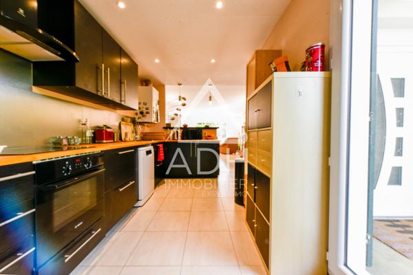 EXCLUSIVITE A VENDRE AU MESNIL SAINT DENIS Maison 5 pièces / 3 chambres - 104m2