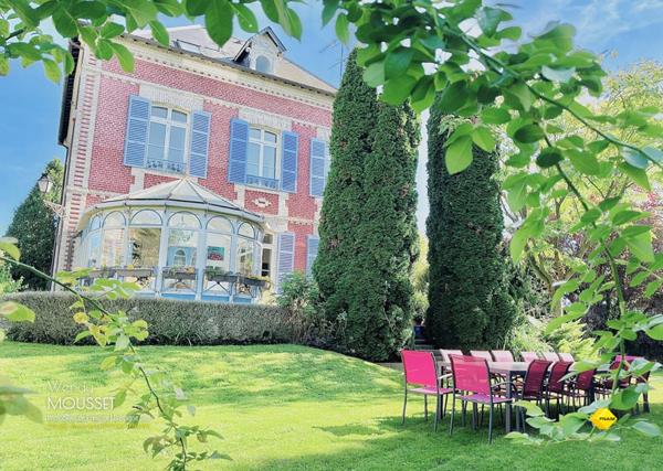 Demeure de caractère du XIXème siècle à 20 minutes du Château de Versailles et 30 minutes du coeur du Paris