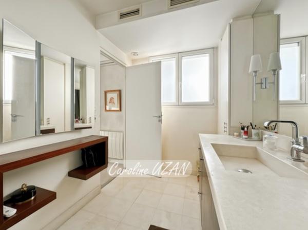 Paris 16e Sud - Porte de St Cloud - Appartement avec balcon -174 m² rénovés - Étage élevé – 5/6 pièces