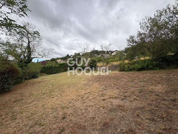 GIVORS MONTROND : Maison individuelle T4 - sous sol de 100m² - vue dégagée - plus de 1 500 m² de terrain