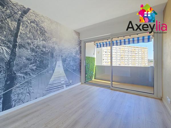 A VENDRE - ROANNE - APPARTEMENT 3 CHAMBRES AVEC CAVE ET PLACE DE PARKING PRIVATIVE