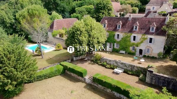 Belle propriété authentique avec une très belle vue sur la vallée de la Dordogne. Secteur Sarlat., SARLAT LA CANEDA