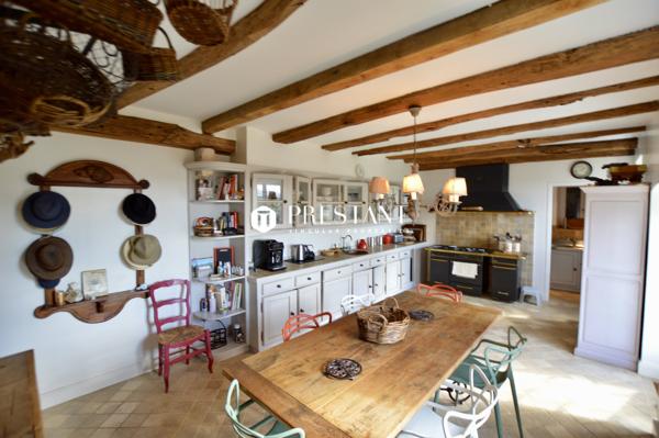 Belle propriété authentique avec une très belle vue sur la vallée de la Dordogne. Secteur Sarlat., SARLAT LA CANEDA