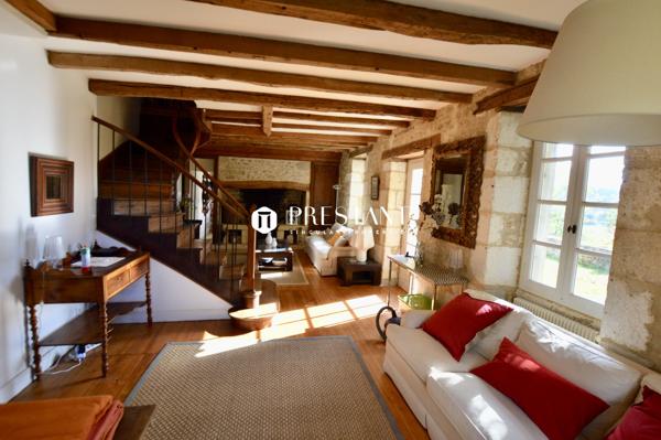 Belle propriété authentique avec une très belle vue sur la vallée de la Dordogne. Secteur Sarlat., SARLAT LA CANEDA