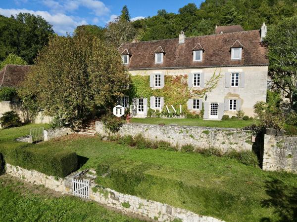 Belle propriété authentique avec une très belle vue sur la vallée de la Dordogne. Secteur Sarlat., SARLAT LA CANEDA