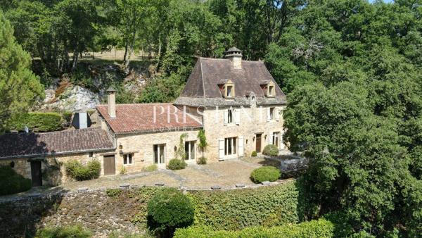 Belle maison de campagne en position dominante, offrant une vue splendide au cur de la vallée des Mille et Un Châteaux., SARLAT LA CANEDA